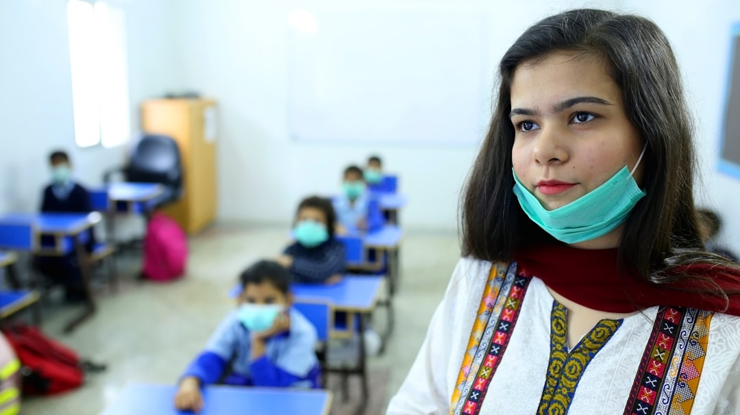 hijo no quiere ir al colegio - Ambiente Montessori donde el niño elige su ritmo