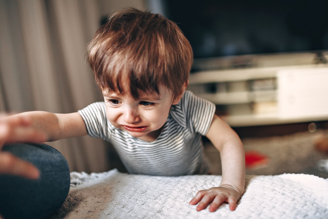 hijos que no obedecen - Acompañar la rabieta con calma es una de las claves más poderosas.
