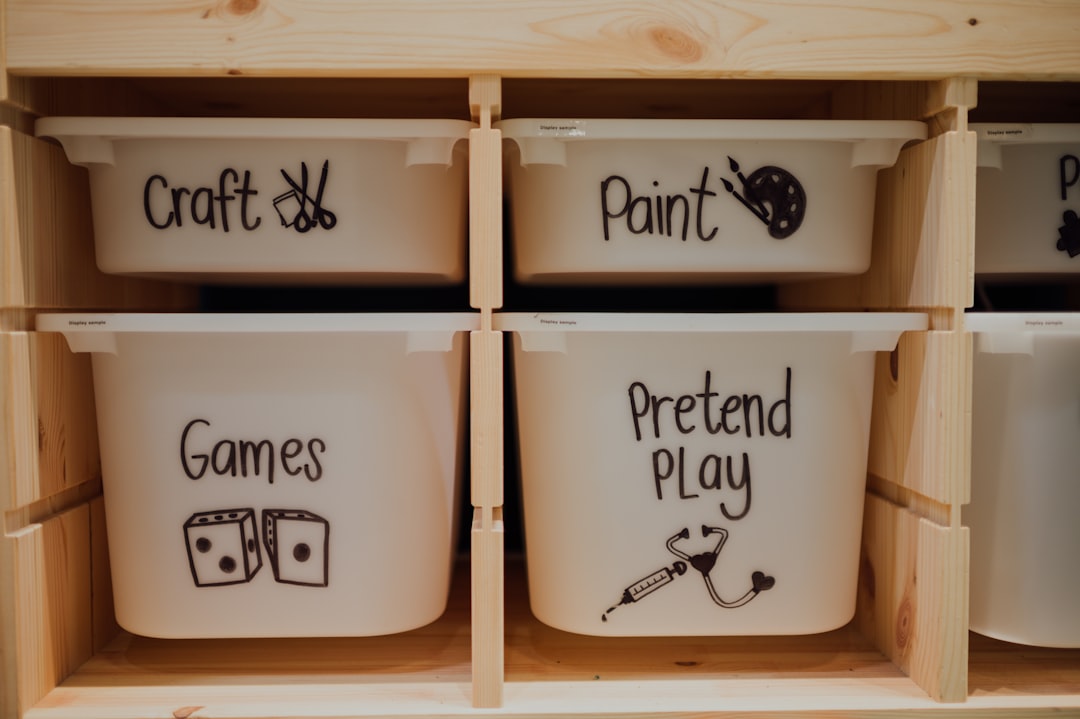 mi hijo no obedece - Ambiente preparado Montessori con materiales accesibles que facilitan la autonomía y reducen conflictos.