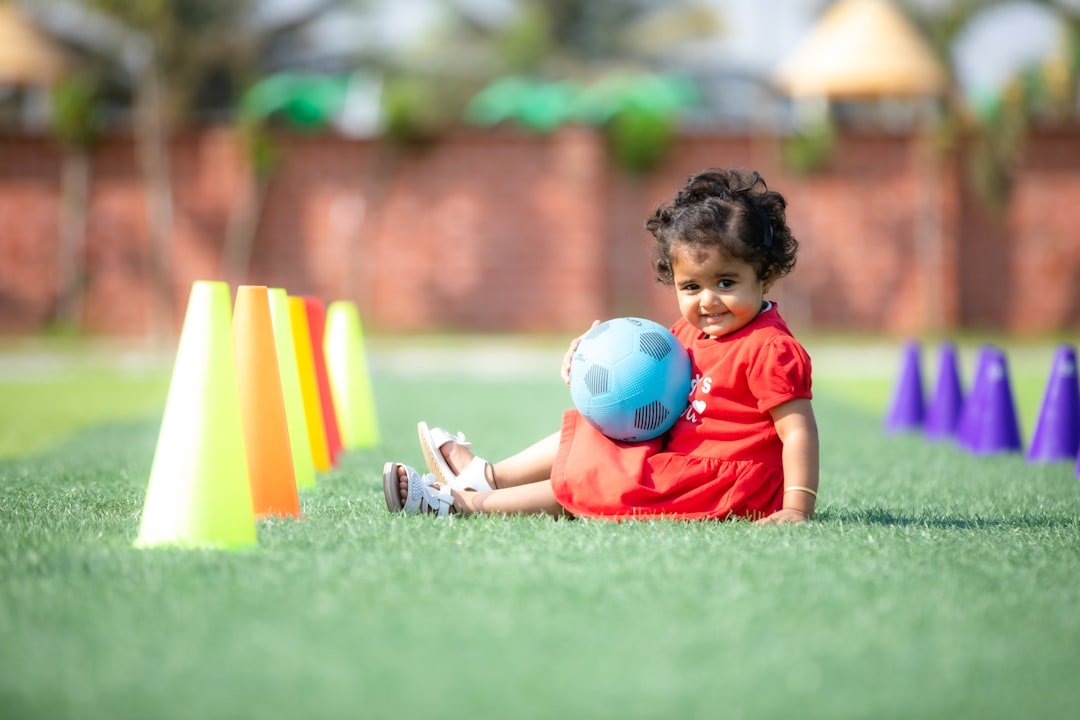 Casa de Niños Montessori en Gibraltar - Comunidad infantil Montessori con niños de 3 a 6 años concentrados