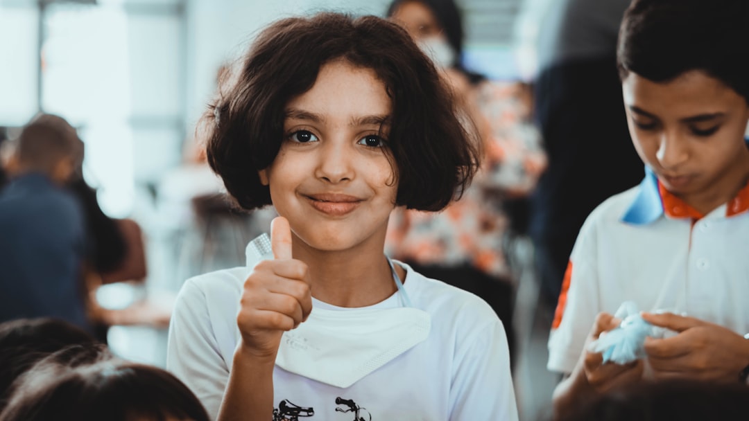 destrezas sociales infantiles - La cooperación entre iguales es el corazón del aula Montessori