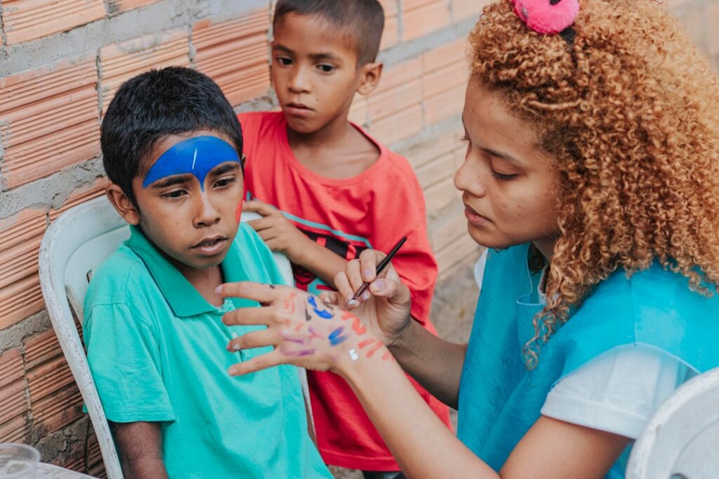 Atraer la atención de los niños: estrategias Montessori para cada edad Atraer la atención de los niños: estrategias Montessori para cada edad