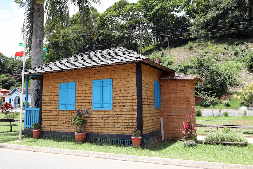 Casa de Niños Montessori en Marbella precio - Zona exterior de un colegio Montessori bilingüe en la Costa del Sol