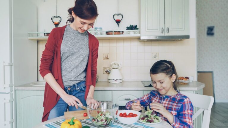 Mein Kind will nicht essen? Montessori-Strategien, die wirklich helfen