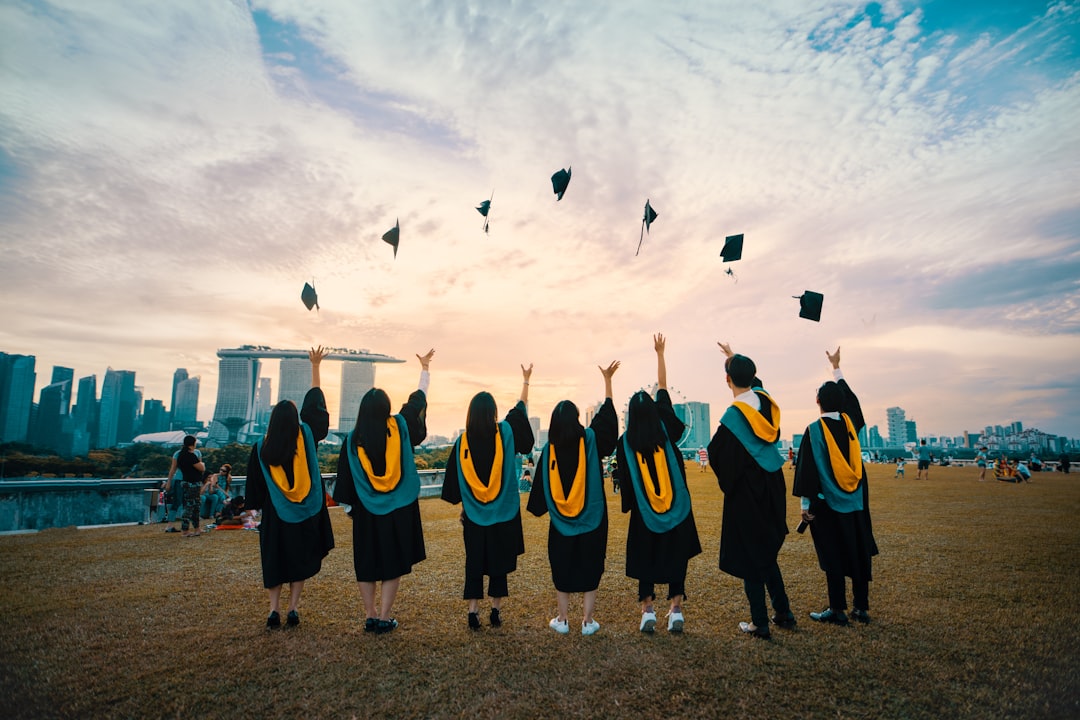etapas del desarrollo Montessori - Joven adulto construyendo su camino profesional tras los 18 años
