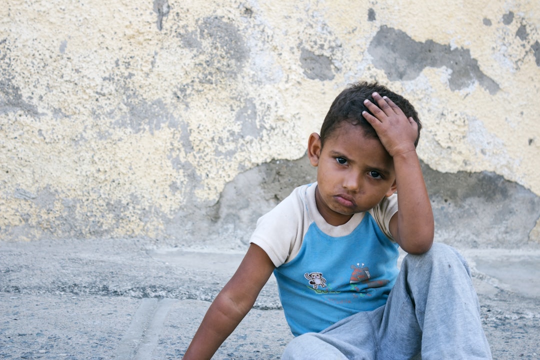 mi hijo no obedece - Niño expresando su necesidad de autonomía