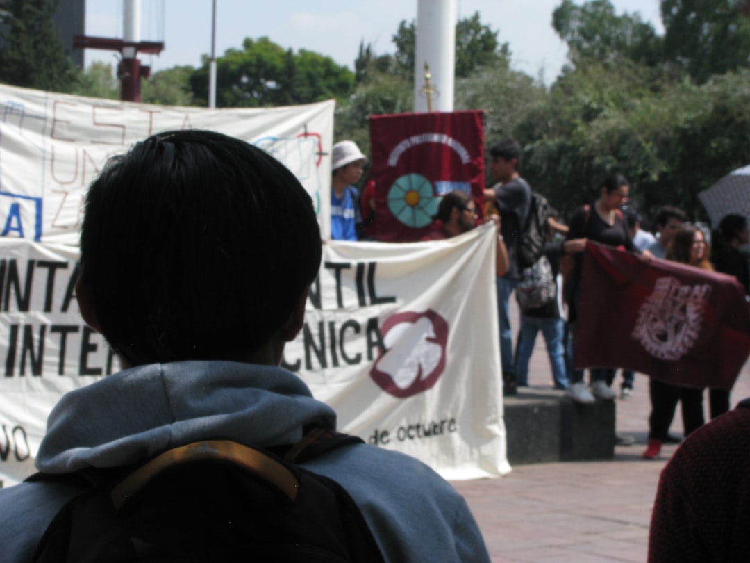 mi hijo no quiere ir al colegio - Aula Montessori donde los niños trabajan con autonomía en un ambiente preparado