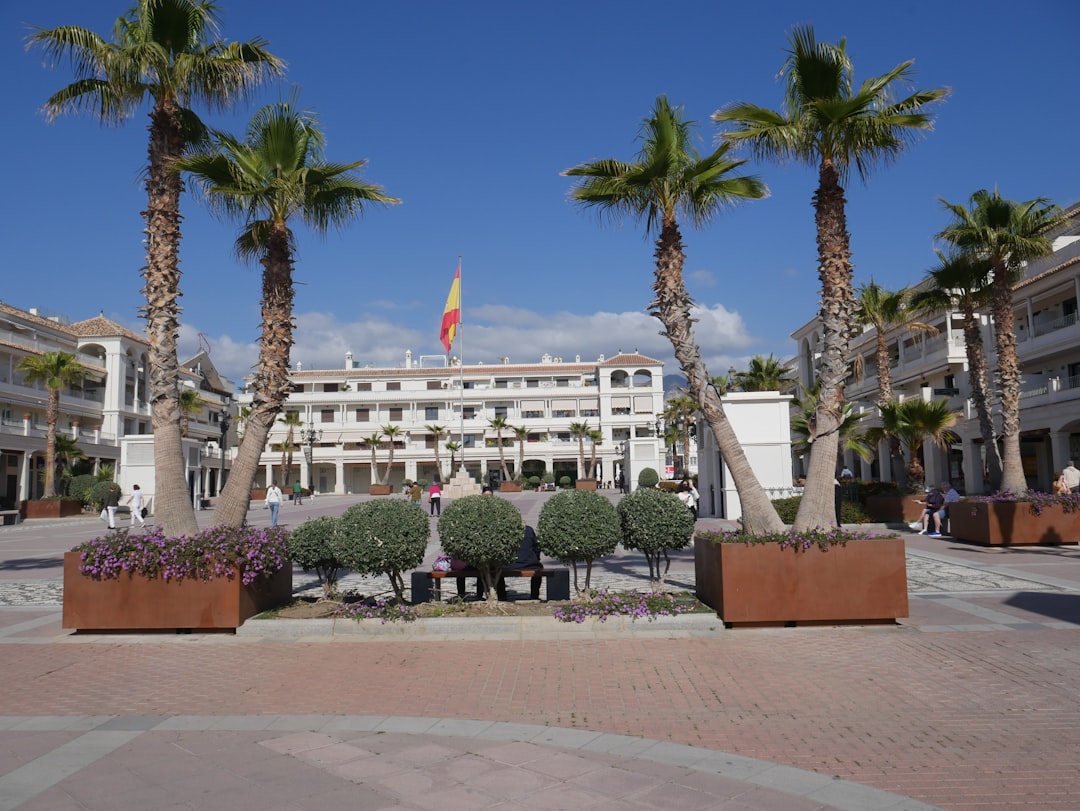 colegio primaria Montessori Sabinillas - Entorno seguro y luminoso de IMS Sotogrande para familias de la zona