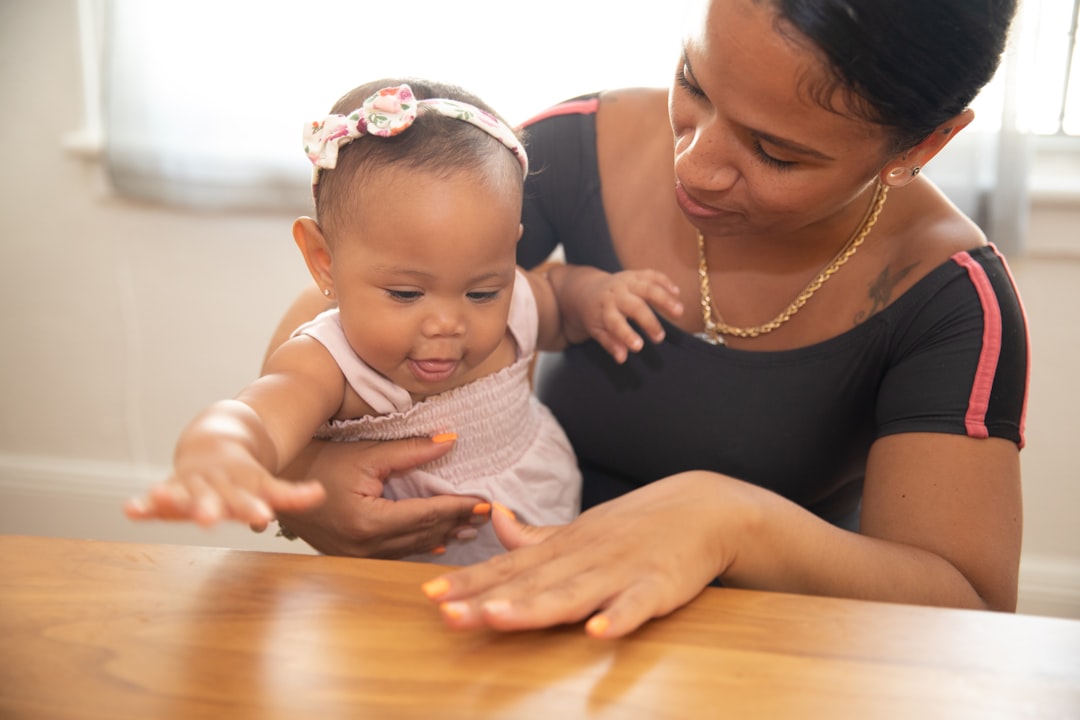 Kind hört nicht - Kind hört nicht: Was tun, wenn es Regeln nicht befolgt? | Montessori Tipps