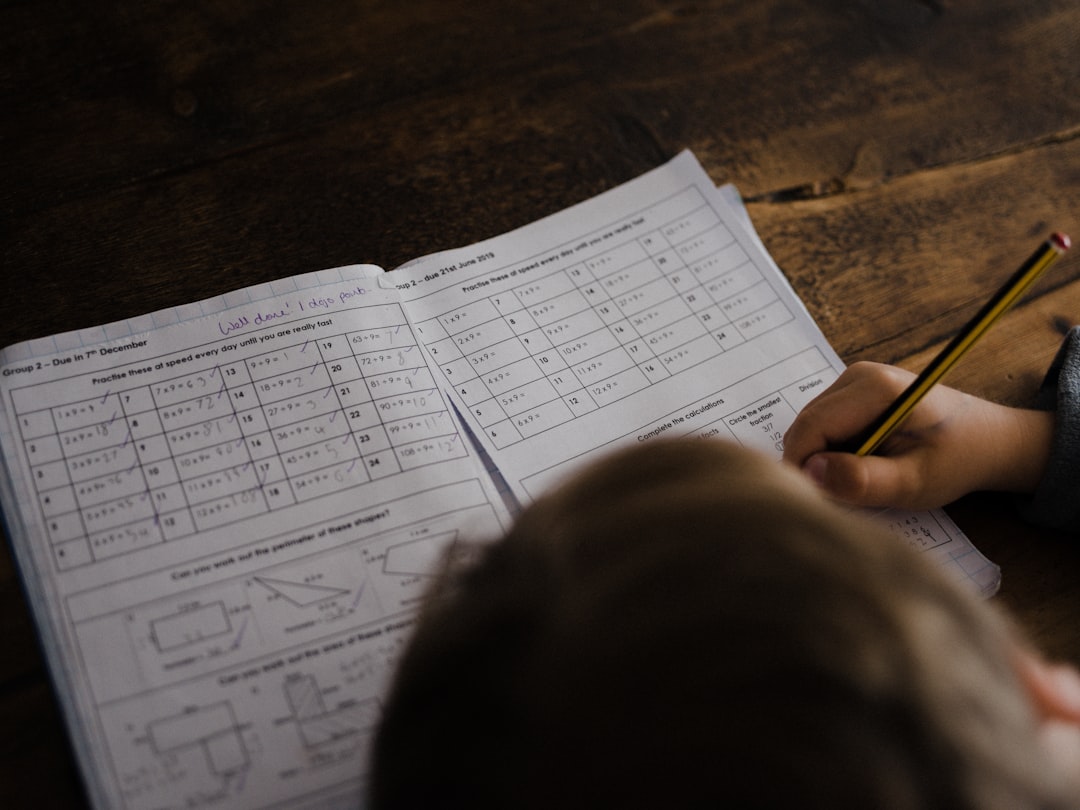 guía del sector Montessori - Materiales Montessori en un aula de Casa de Niños