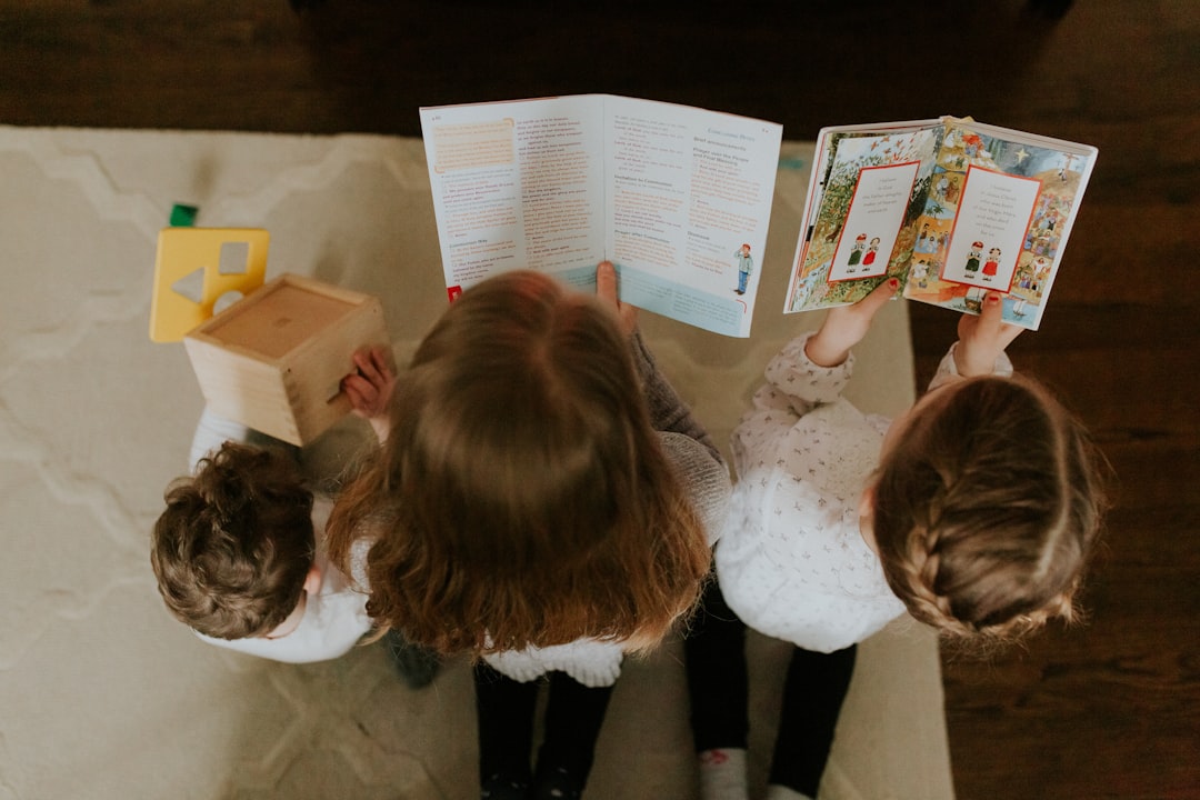 niños autónomos - Materiales sencillos Montessori para practicar la motricidad fina en casa