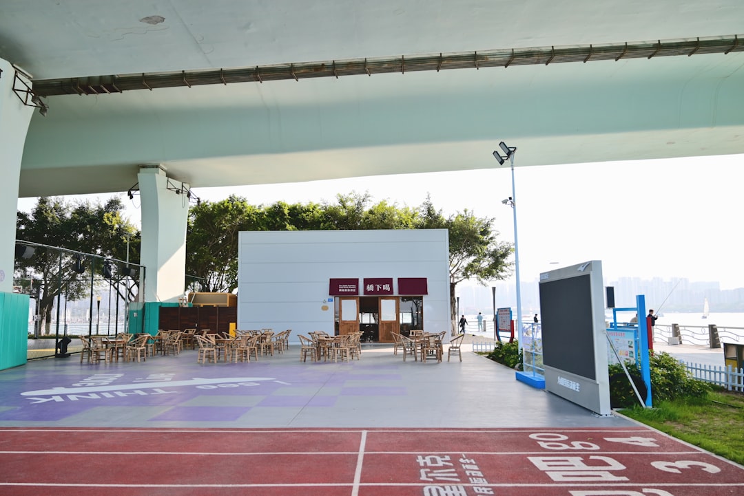 centro educativo bilingüe en San Roque - Espacios exteriores de un colegio internacional en Sotogrande