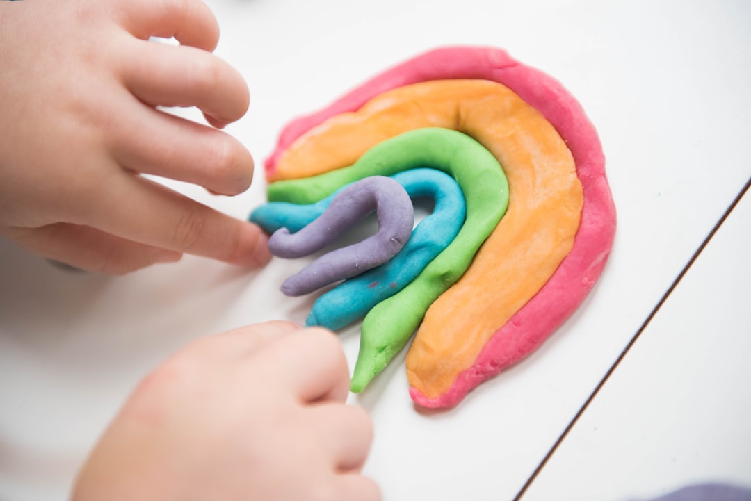 experiencias sensoriales - Rincón sensorial Montessori con materiales naturales