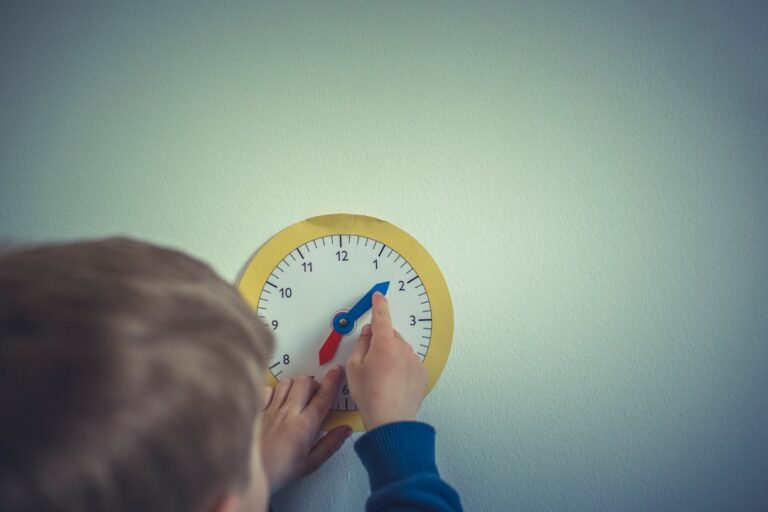 Frühkindliche Förderung in meiner Nähe: Montessori-Guide 2026