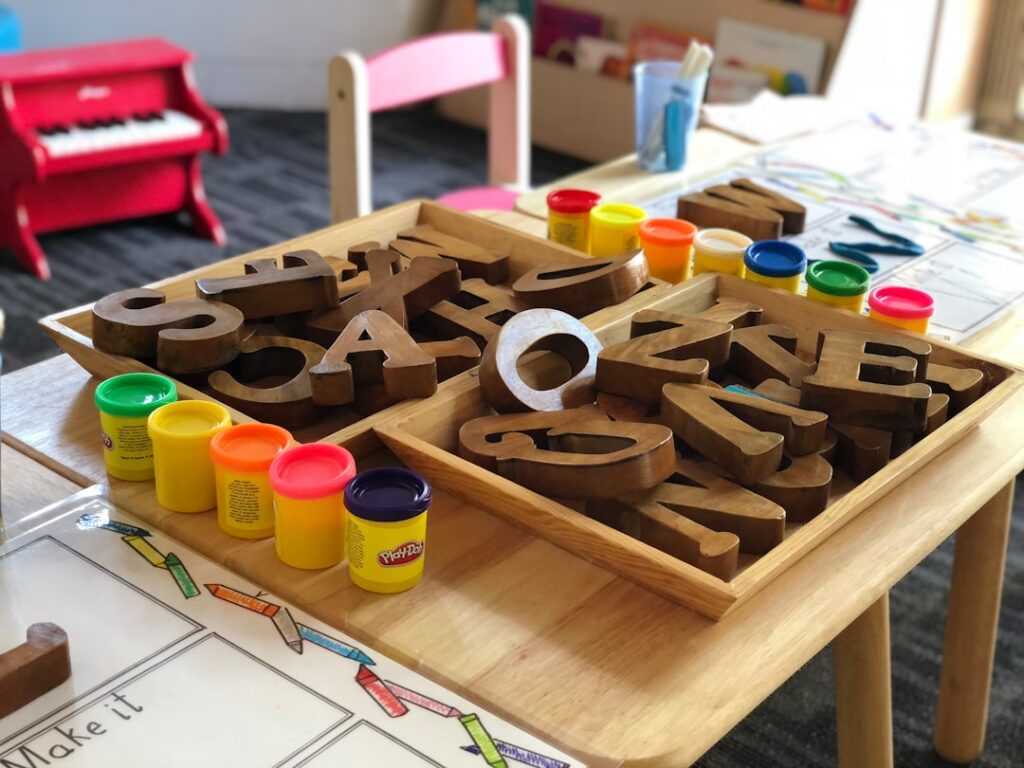 Guardería Montessori en Marbella: lo que debes saber antes de elegir