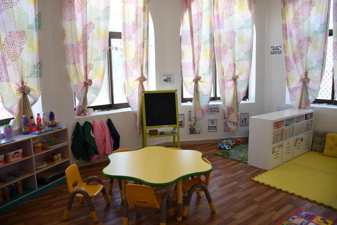 El rincón de la calma: cómo crearlo en casa y en el aula
