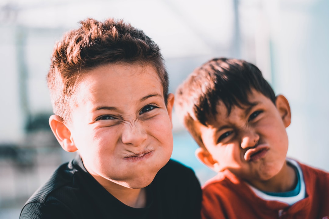 Chantaje emocional en niños: qué es y cómo responder sin dañar el vínculo
