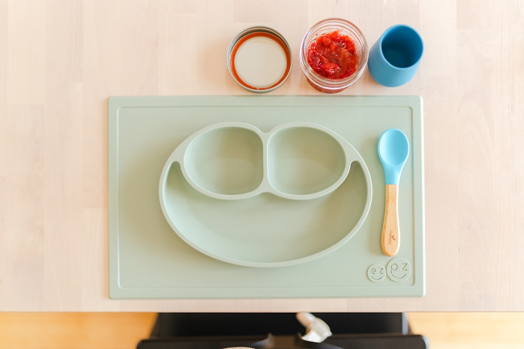 alimentación complementaria 6 meses - Un ambiente preparado ayuda al bebé a participar en la comida.