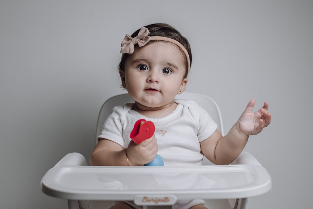 dientes bebe orden - Un mordedor seguro puede aliviar la sensibilidad de las encías.