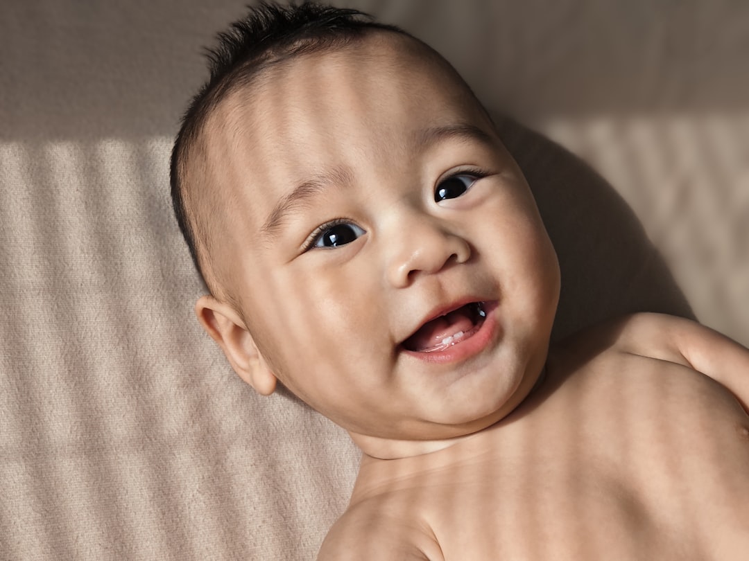 Wann bekommt mein Baby die ersten Zähne? Praktischer Ratgeber