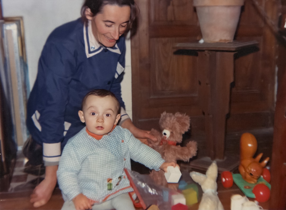 Juguetes para bebés de 6 a 12 meses: guía Montessori