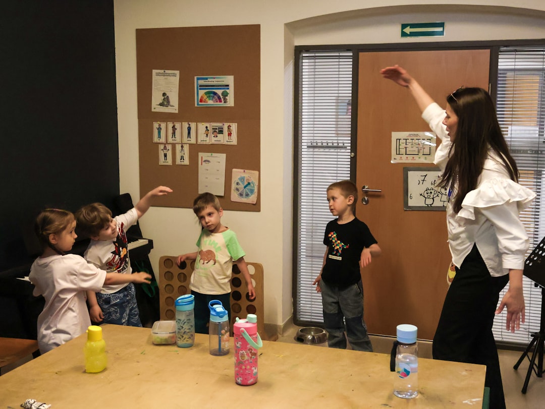 disciplina respetuosa - La autonomía se construye con materiales accesibles y participación real.
