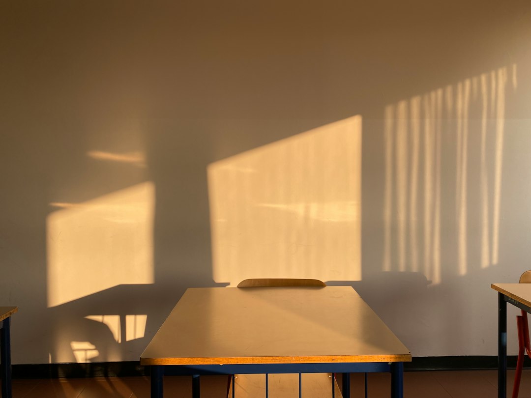 Caja de luz montessori: guía práctica para familias