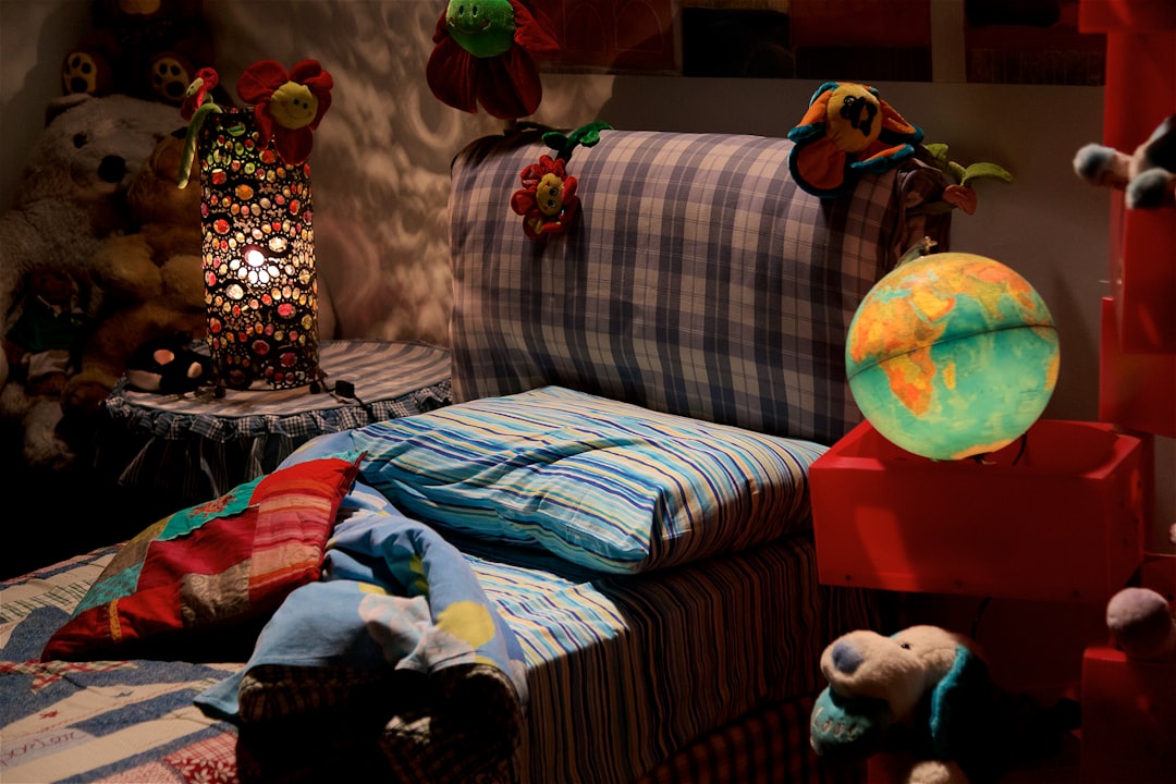 cama montessori grande - La forma de casita debe mantener la seguridad y la funcionalidad.