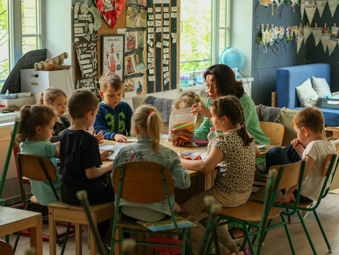 hijo de María Montessori - La colaboración y la responsabilidad crecen durante la etapa de Taller.