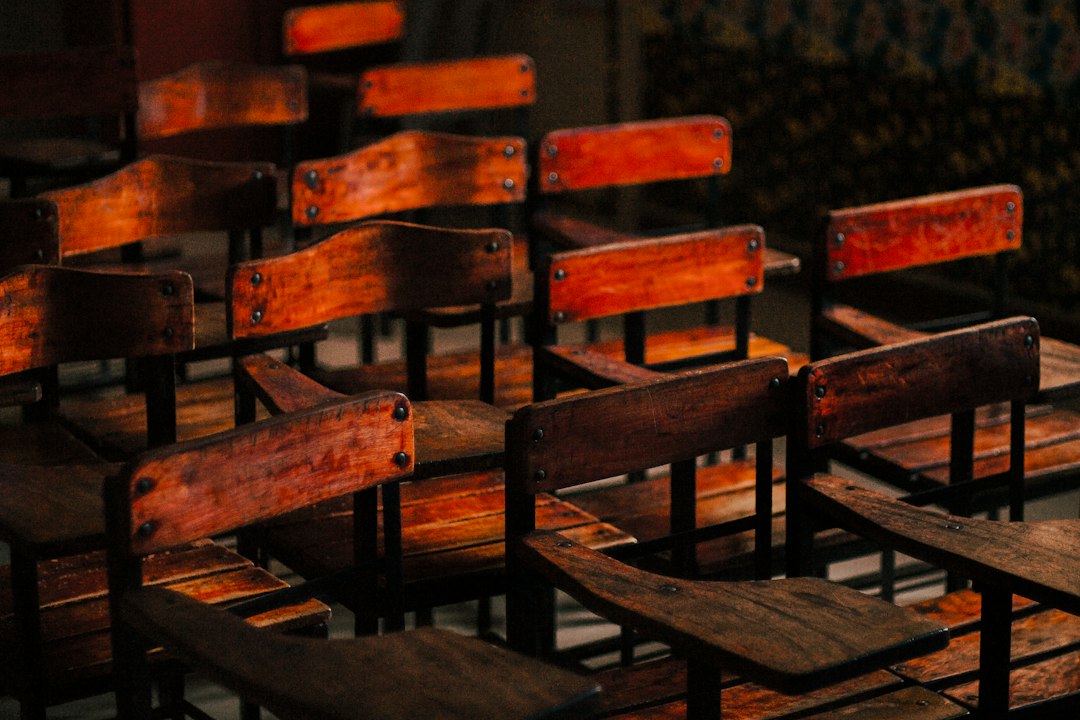 adaptación escolar - Una bienvenida cercana facilita la entrada al aula.