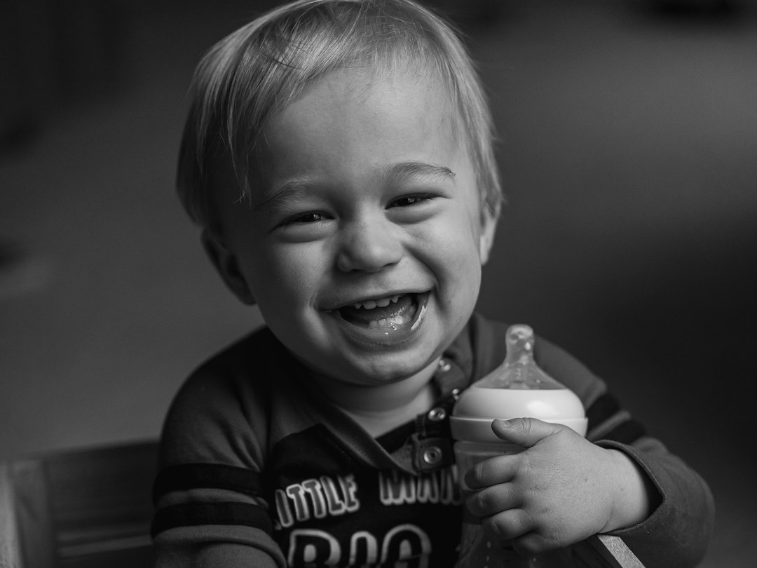 salida de los dientes del bebé - El cuidado diario ayuda al niño a construir hábitos de autonomía.