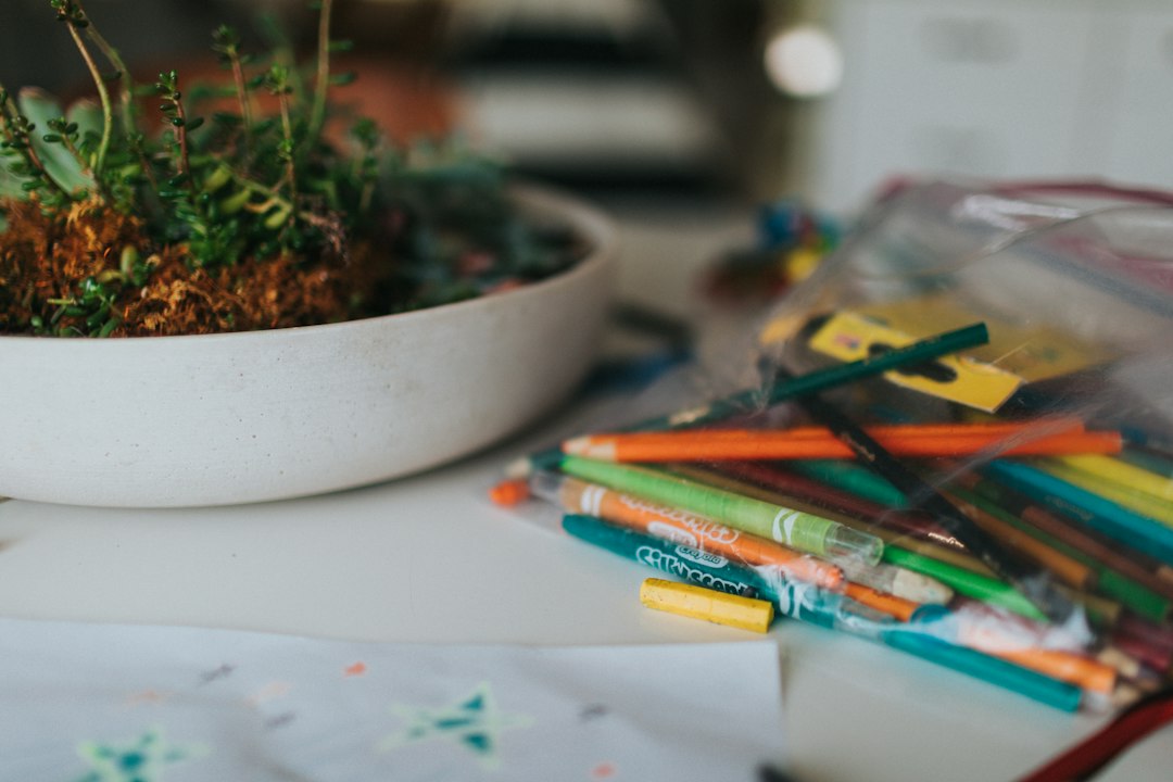 mesa luminosa infantil - Materiales de arte infantil preparados para usar con autonomía.