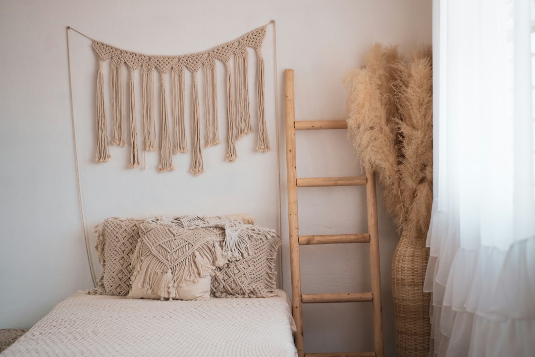 litera Montessori infantil - Preparar el dormitorio permite que los niños participen en la rutina diaria.