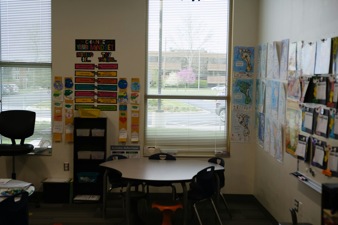 educación Montessori - Aprendizaje de idiomas, arte y comunicación en comunidad.