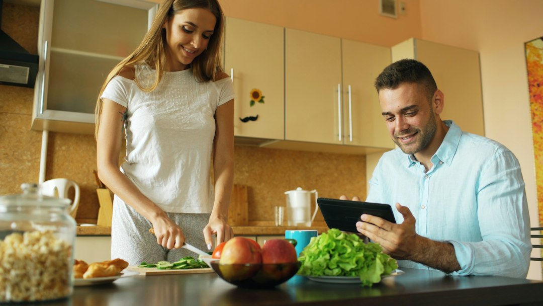alimentación complementaria - Un ambiente tranquilo facilita una experiencia positiva durante las comidas.