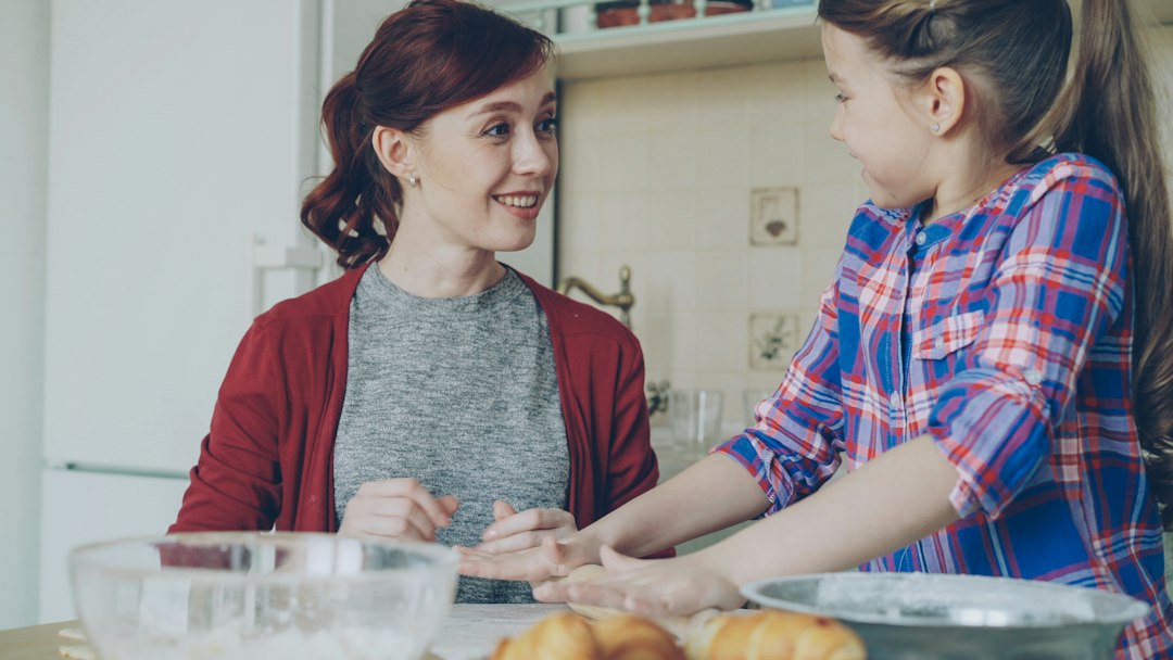 educación Montessori - Una tarea cotidiana que convierte la merienda en aprendizaje.