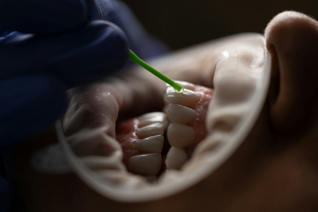salida de los dientes de leche - En un ambiente preparado, el bebé encuentra su alivio por sí mismo